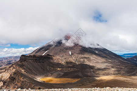 恩古鲁霍埃山风景蓝色火山地质学旅行顶峰蓝天国家公园黄色图片