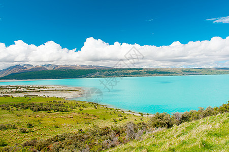 普卡基湖草地风景岩石季节全景冰川山脉蓝色天空旅游图片