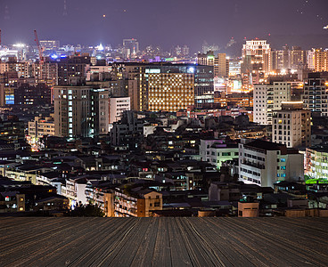 市之夜建筑天际摩天大楼木材天空景观地面风景木头木板图片