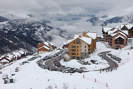 滑雪度假胜地滑雪者山脉活动追求高度假期运动旅行电缆生活图片