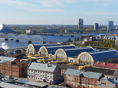 拉脱维亚里加的全景观蓝色天线城堡中心国家市中心历史建筑文化指导图片