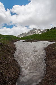 高加索自然保护区壮丽的山地风景图植物群荒野高地全景植被爬坡山峰青菜森林阳光图片