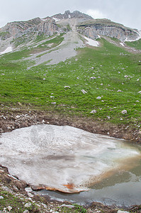 高加索自然保护区壮丽的山地风景图旅行植物高山青菜冰川爬坡山峰石头高地森林图片