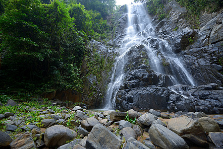 瀑布是美丽的泰国的瀑布图片