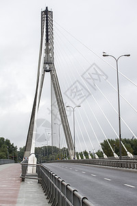 华沙Vistula河上的桥图片