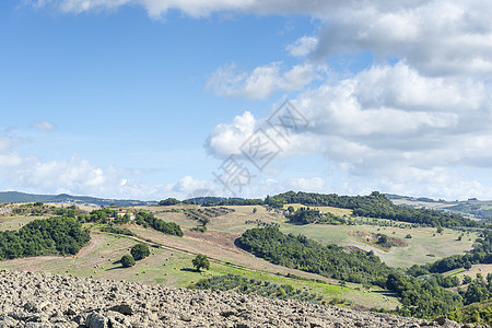 托斯卡纳美丽的风景农业场地旅行草地爬坡农场农村农家蓝色丘陵图片