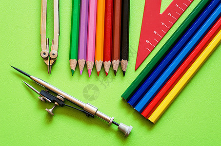 彩色铅笔教育学校班级工作学习笔记蜡笔车轮火车空白图片
