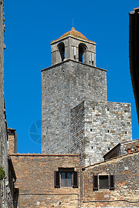 圣吉米尼那诺     图斯卡纳的中世纪小山镇 墙上围墙建筑学堡垒人行道天空框架大教堂旅行绘画后街灯笼图片