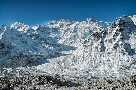 康钦坚加山脉全景山峰风景蓝天干城图片