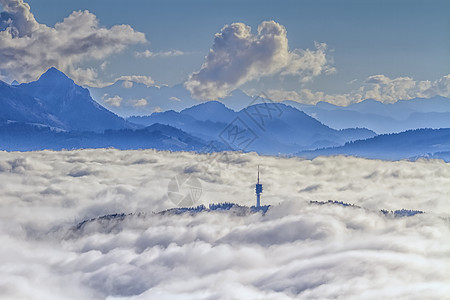 和阿尔卑斯山云上山脉 瑞士弗里堡图片