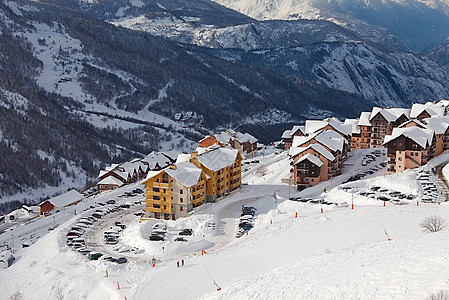 滑雪度假胜地高山追求假期建筑物高度运动旅行活动村庄升降椅图片