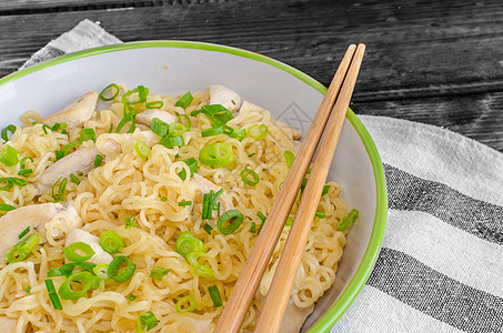 中国面条美食食物盘子辣椒课程油炸洋葱午餐蔬菜红烧图片