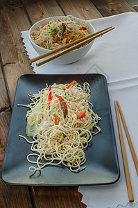 中国面 辣椒粉和辣椒蔬菜午餐洋葱筷子胡椒美食红烧食物烹饪油炸图片