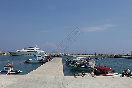 卡尔达梅纳度假胜地和科斯岛港口码头地标街道建筑学城市白色游艇钓鱼天空渡船图片