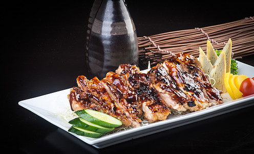 日式意大利菜 烧烤鸡肉食物盘子白色烤串大豆炙烤蜂蜜菜肴烹饪美食图片
