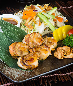 日美菜 烧烤的贝壳鱼贝类烹饪食物盘子餐厅午餐扇贝蛤蜊油炸美食图片