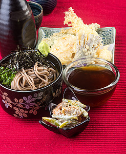 日美菜 背景的面条炒面海鲜绿色蔬菜大豆美食拉面盘子白色棕色图片