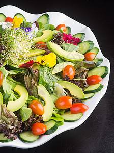 沙拉 在背景的沙拉红色食物盘子水果美食营养白色绿色蔬菜叶子图片