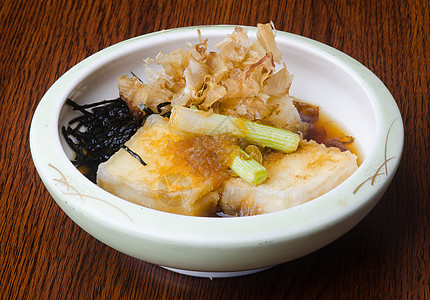 日美菜 背景的炸豆腐食物盘子油炸绿色豆腐白色美食餐厅大豆大石图片