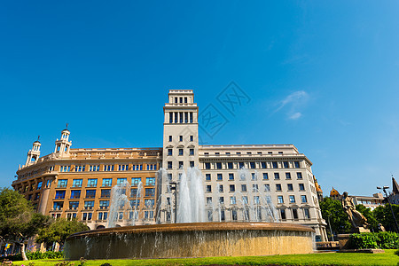 西班牙巴塞罗那旅行喷泉景观树木正方形雕像天空飞溅建筑学植物图片