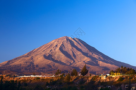 秘鲁南部的米斯蒂火山图片