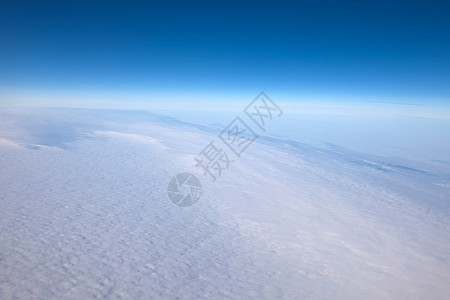 上面的云云飞机飞行空气全景航班天气多云平流层旅行地平线背景图片