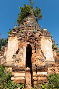 缅甸古老佛教寺庙的废墟艺术佛教徒入口宝塔旅行文化建筑学吸引力村庄宗教图片