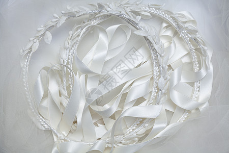 结婚花环花瓣白色新娘传统头巾植物婚礼框架花圈丝带背景图片