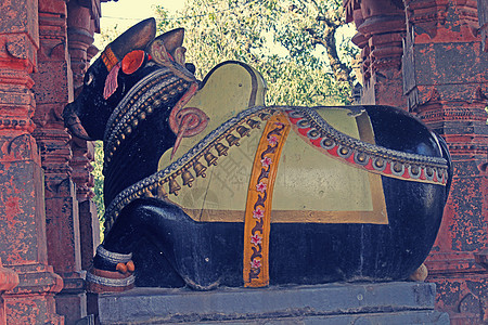 印度马哈拉施特拉邦Saswad附近寺的南迪神社工艺历史文化上帝建筑学石雕宗教游客仪式图片
