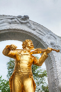 在维也纳Stadtpark的雕像小提琴城市金子建筑学音乐家公园纪念碑地标图片