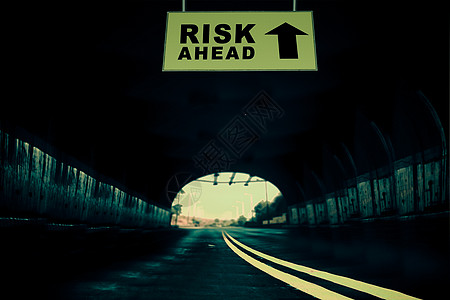 风险风险概念指导想法旅行道路危险方向标创造力箭头商业路标图片
