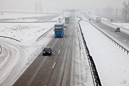 雪地高速公路车辆基础设施后勤状况暴风雪沥青路线通勤者国家货物图片