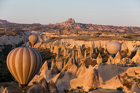 土耳其卡帕多西亚 卡帕多西亚最大的旅游景点 日出时气球飞行烟囱篮子月球洞穴丘陵闲暇空气旅行地标火山图片