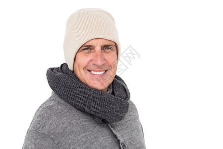 身着温暖衣服的伤者微笑保暖服装休闲帽子男性围巾羊毛衣物图片