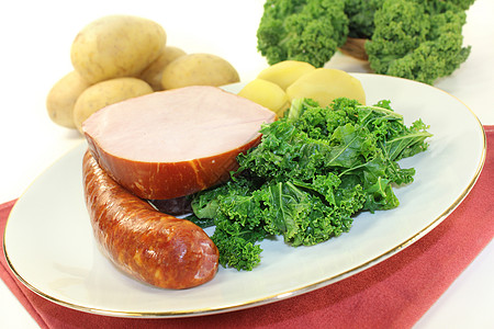 白叶蔬菜专业盘子食品市场土豆烟熏香肠用餐小便图片