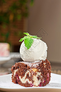 巧克力蛋糕加果酱冰淇淋牛奶糖果奶油蛋糕馅饼奶制品宏观饮食叶子糖浆图片