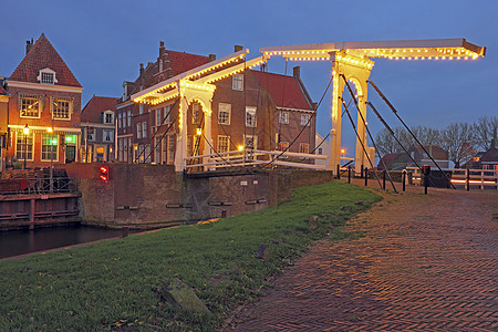 荷兰Enkhuizen的中世纪房屋和桥梁图片