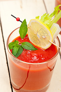 新鲜番茄汁桌子木头叶子食物果汁液体蔬菜芹菜玻璃饮食图片
