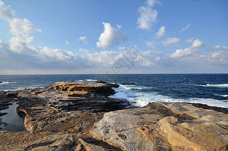 位于Shirahama的Senjojiki景观图象蓝色火车海岸地区游客吸引力岩石天空场地图片