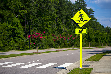 步行过境点交通警告城市法律穿越指导民众街道黄色驾驶图片
