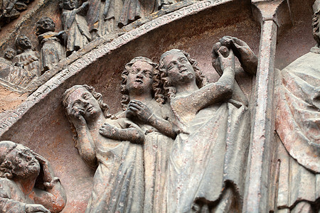 Colmar  圣马丁大教堂 门户上的救济雕塑宽慰艺术城市建筑教会历史性遗产古董大教堂图片