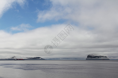 福吉湾风景环境地平线海洋峡湾场景海景薄雾蓝色爬坡图片