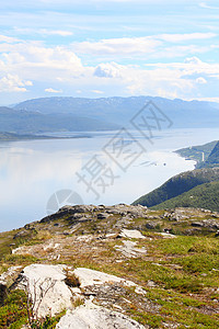 挪威北部地貌景观山峰天空海洋海岸线旅游山脉蓝色全景晴天岩石图片