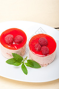 新鲜草莓蛋糕甜点蛋糕鞭打食物配料奶制品浆果奶油小吃木头水果图片