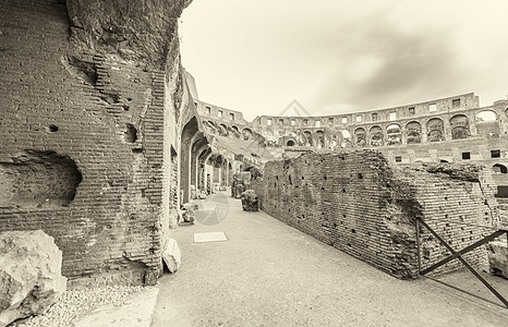 Colosseum废墟的内建结构 罗马意大利竞技场天空建筑旅游旅行体育馆内饰石头建筑学文化图片