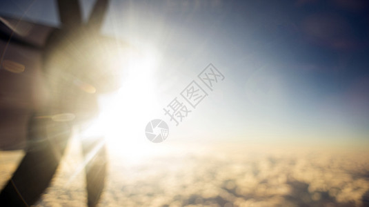 飞机螺旋推进器发动机对准的无焦点和模糊图像速度空气天空螺旋桨金属古董运输喷射技术引擎图片