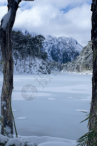 韦尔基多云风景季节性山脉图片