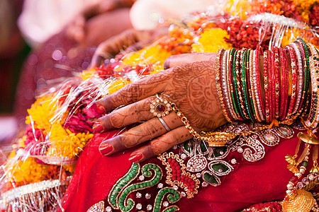 新娘装饰手婚姻文化传统仪式婚礼节日戒指设计师玻璃派对图片