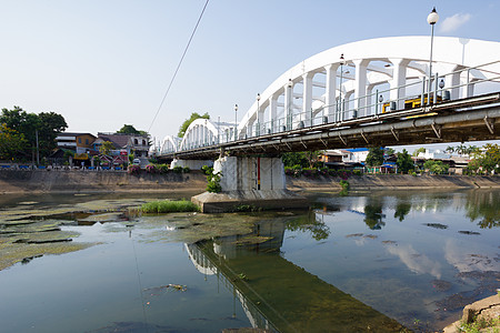 泰国兰邦白桥 河水低位 泰国图片