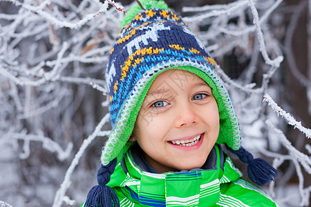 冬季男孩手套帽子童年探索季节幸福孩子花园微笑乐趣图片
